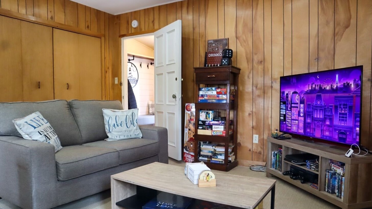 Photo of Livingroom in French River