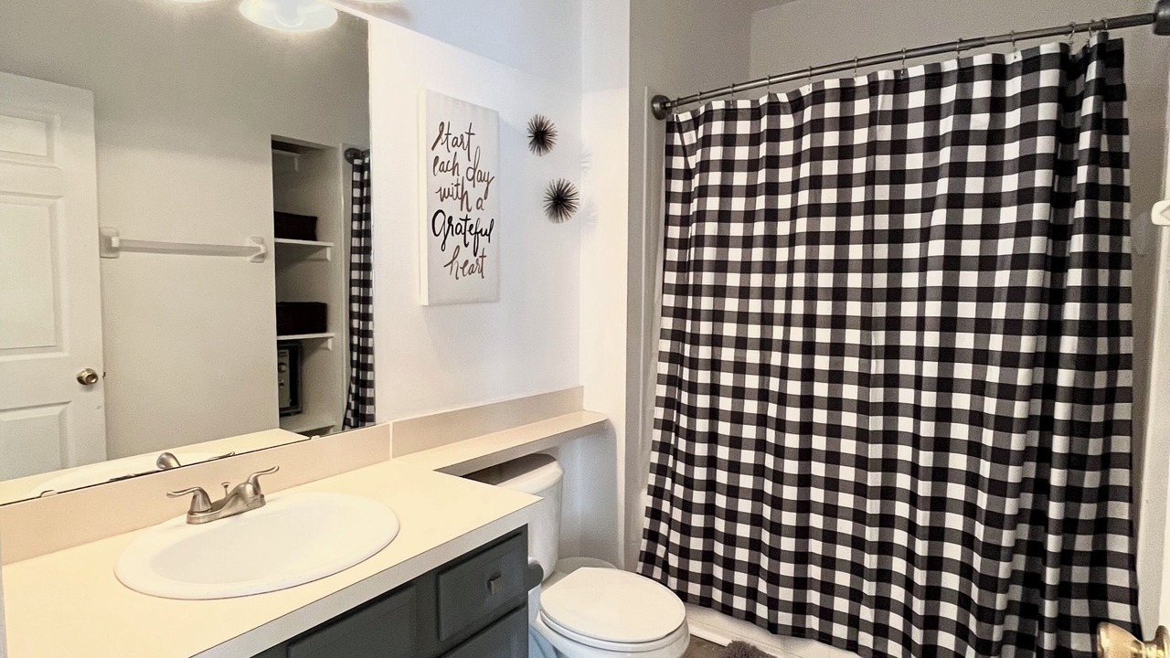 Photo of Bathroom in Orange Tree