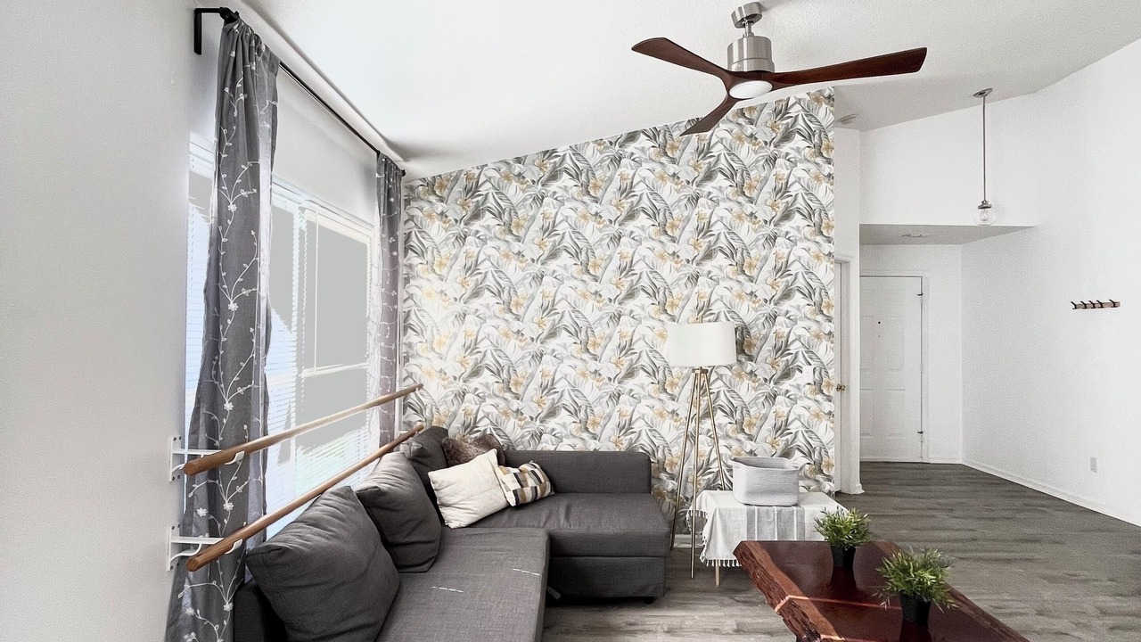 Photo of Livingroom in Orange Tree