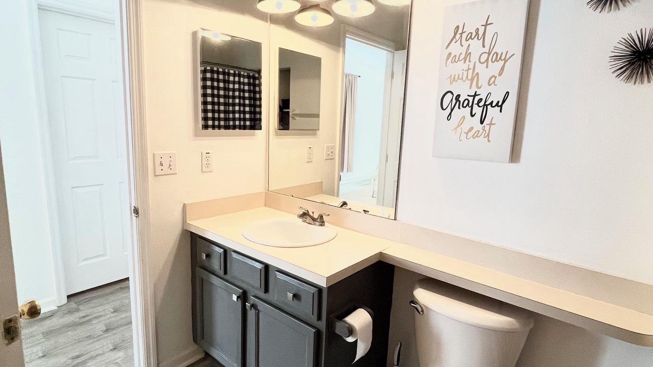 Photo of Bathroom in Orange Tree