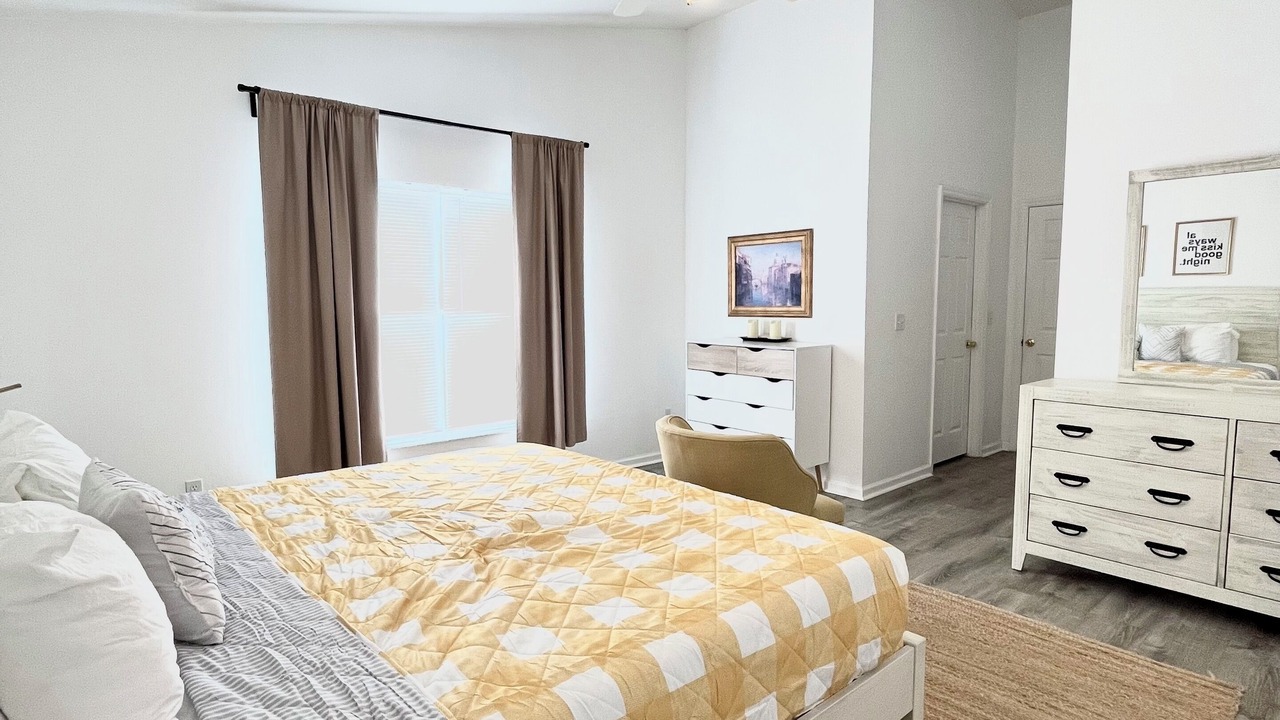 Photo of Bedroom in Orange Tree