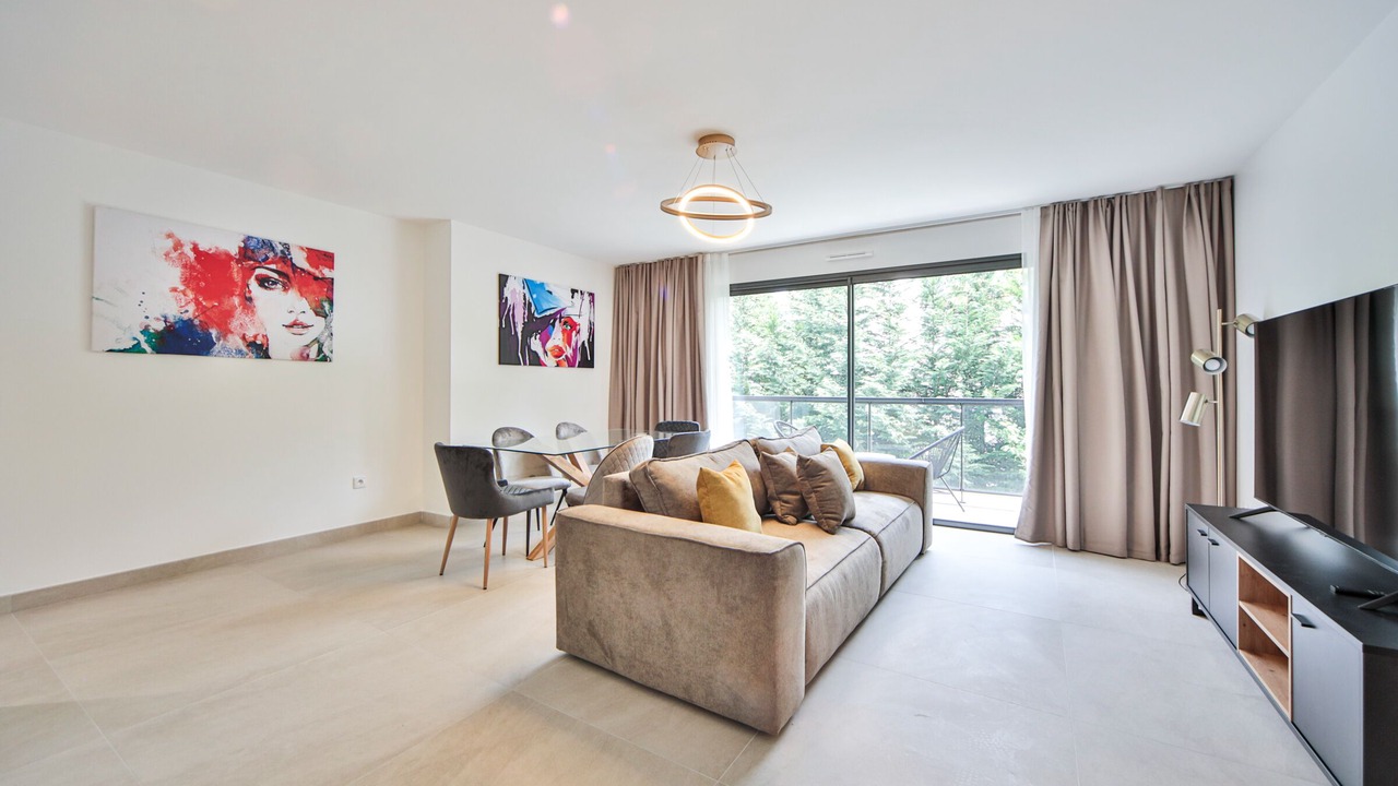 Photo of Livingroom in La Varenne Saint-Hilaire