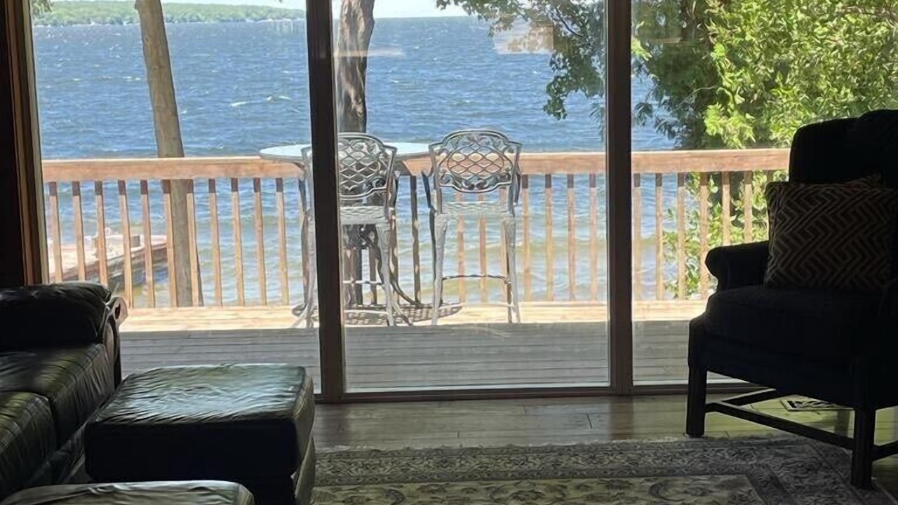 Photo of Livingroom in Port McNicoll