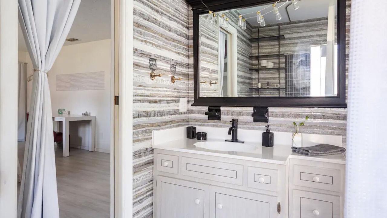 Photo of Bathroom in Lakewood Park