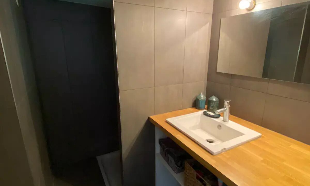 Photo of Bathroom in Pantin