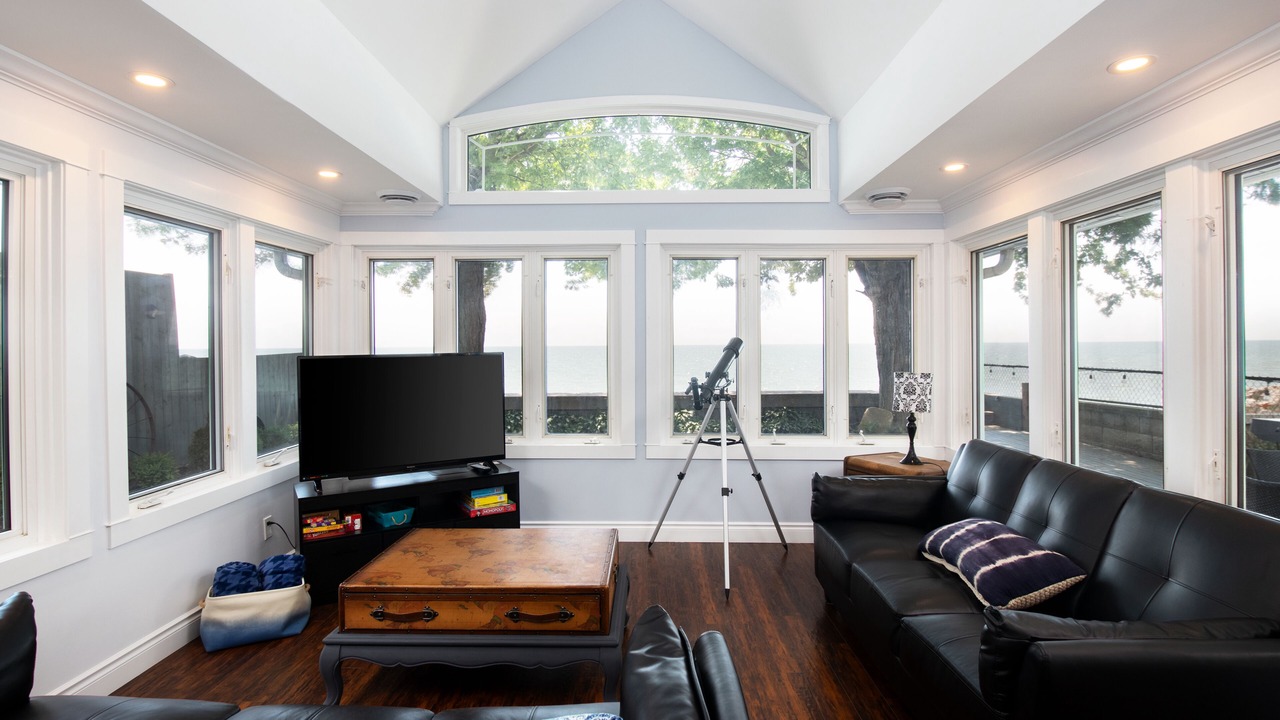Photo of Livingroom in Amherstburg