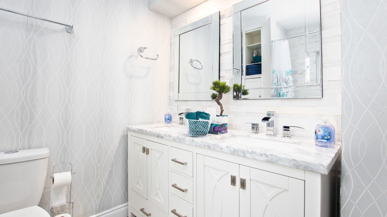 Photo of Bathroom in Amherstburg