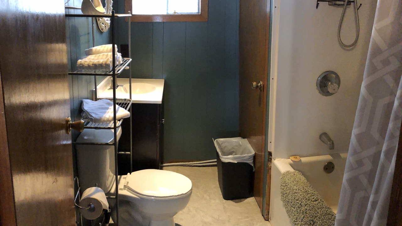 Photo of Bathroom in Lavigne
