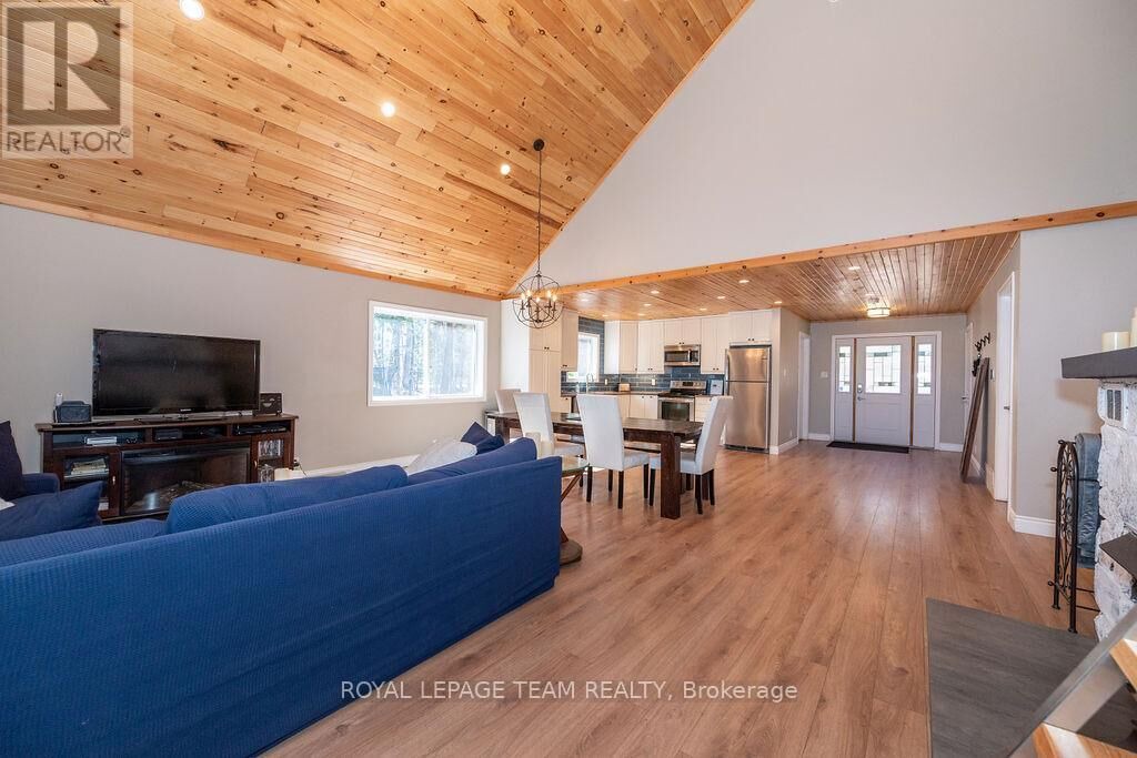Photo of Livingroom in Madawaska Valley