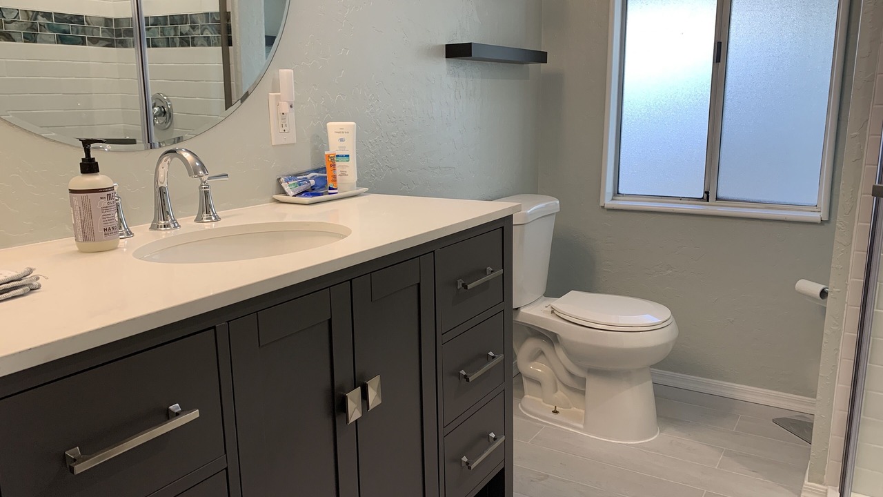 Photo of Bathroom in Page