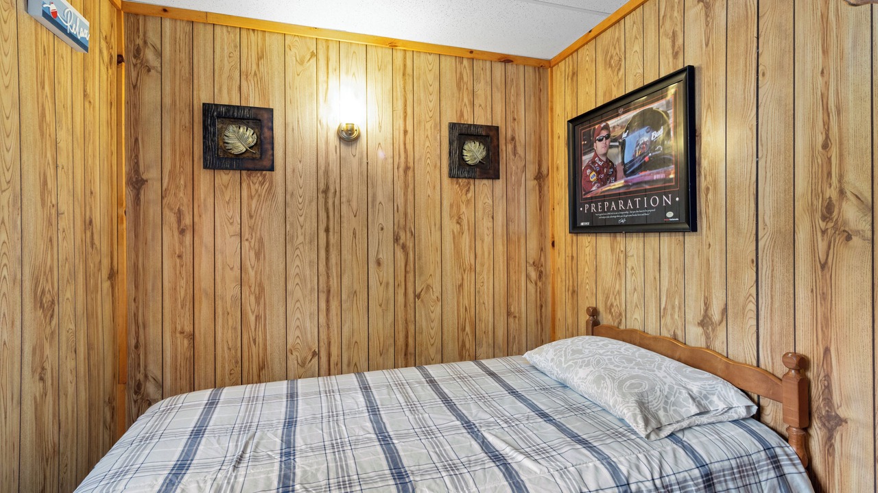 Photo of Bedroom in Flesherton
