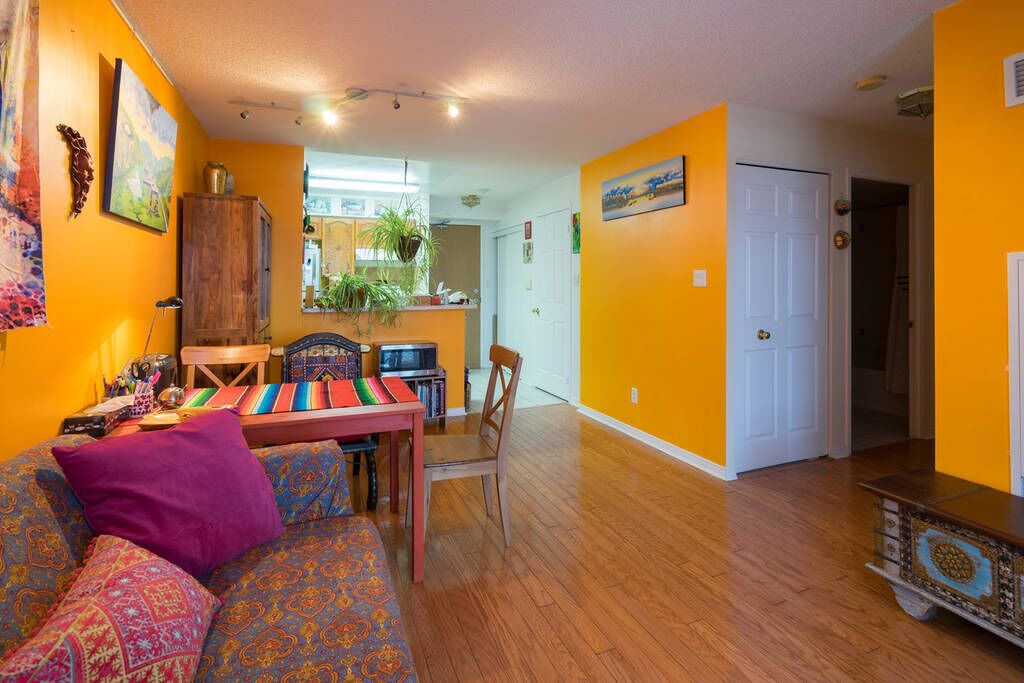 Photo of Livingroom in Willowdale