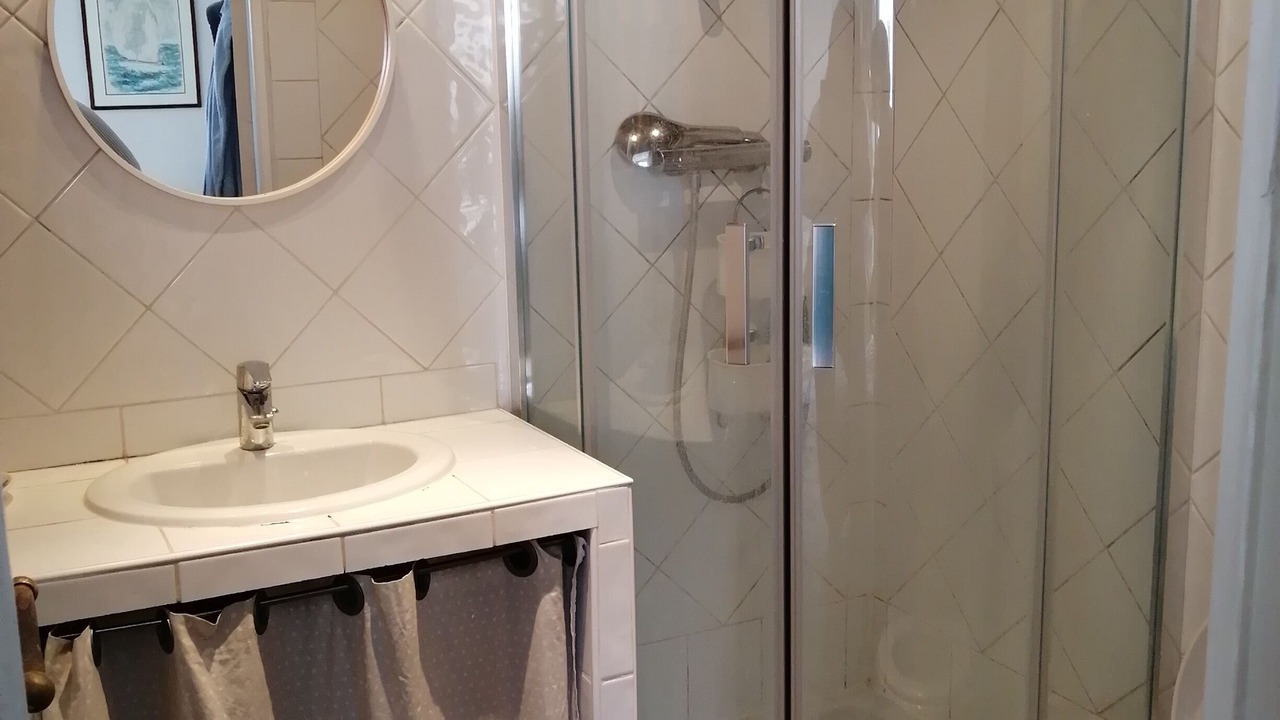 Photo of Bathroom in Parchamp–Albert Kahn