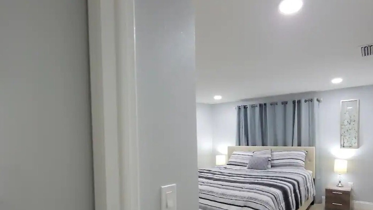 Photo of Bedroom in Town N County Park