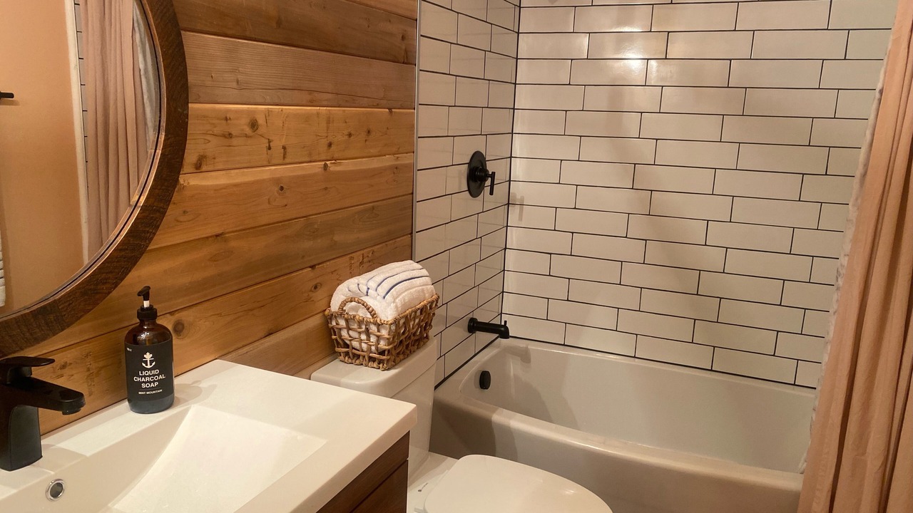 Photo of Bathroom in Port Franks