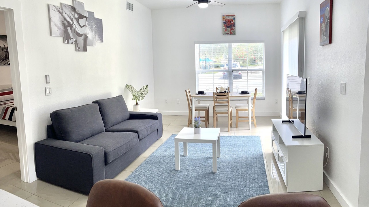 Photo of Livingroom in Venetian Bay Villages