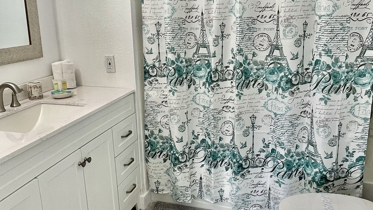 Photo of Bathroom in Venetian Bay Villages