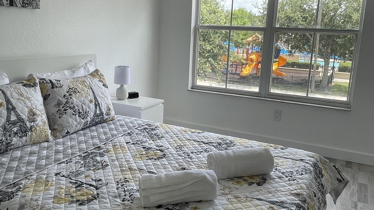 Photo of Bedroom in Venetian Bay Villages