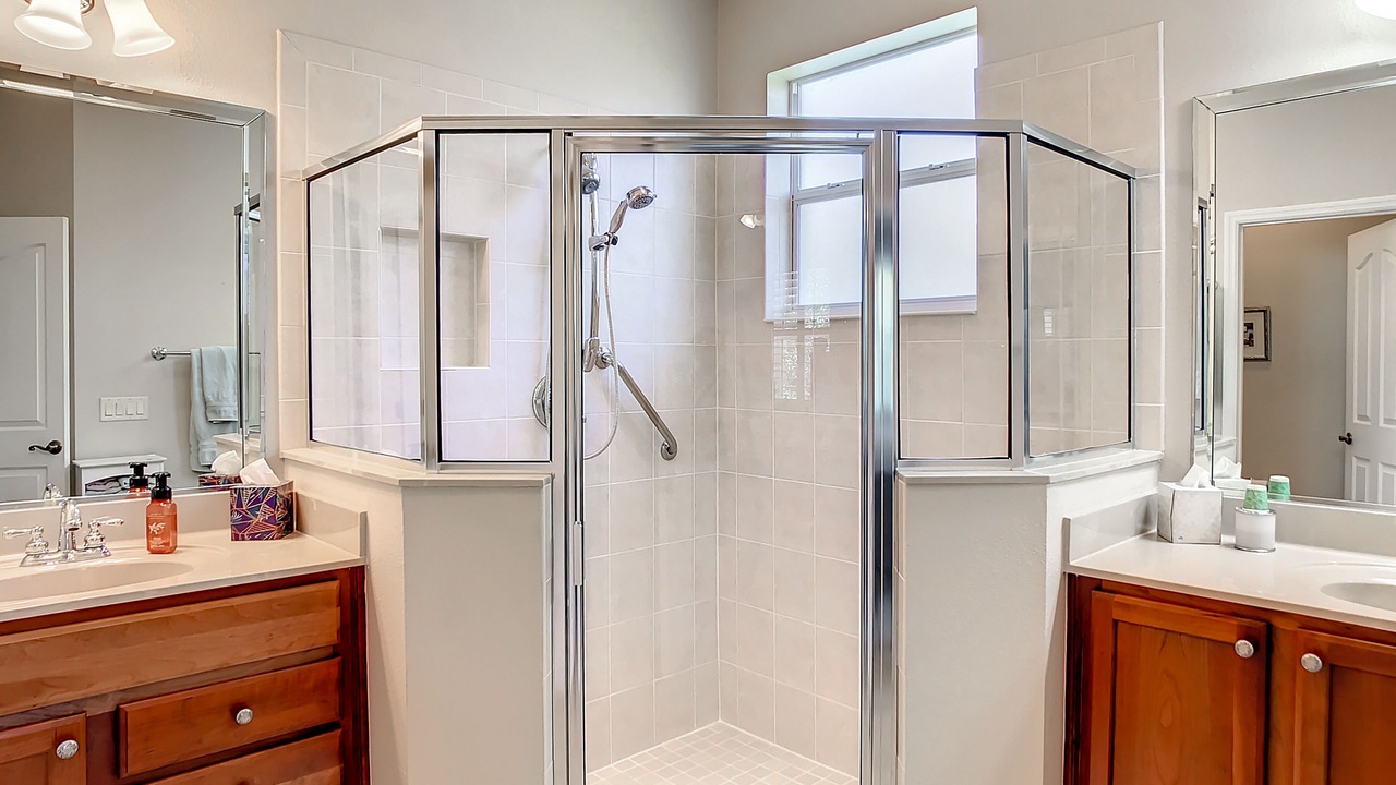 Photo of Bathroom in Mallory Square