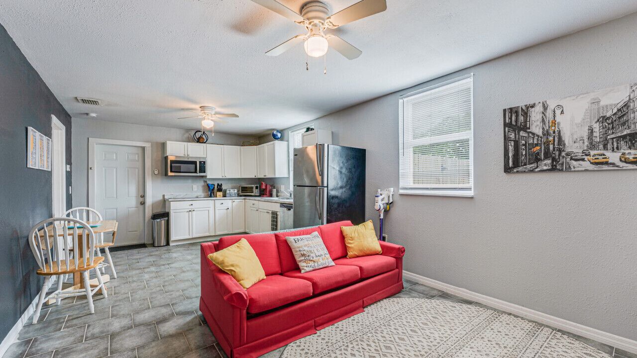 Photo of Livingroom in St. Petersburg - Clearwater