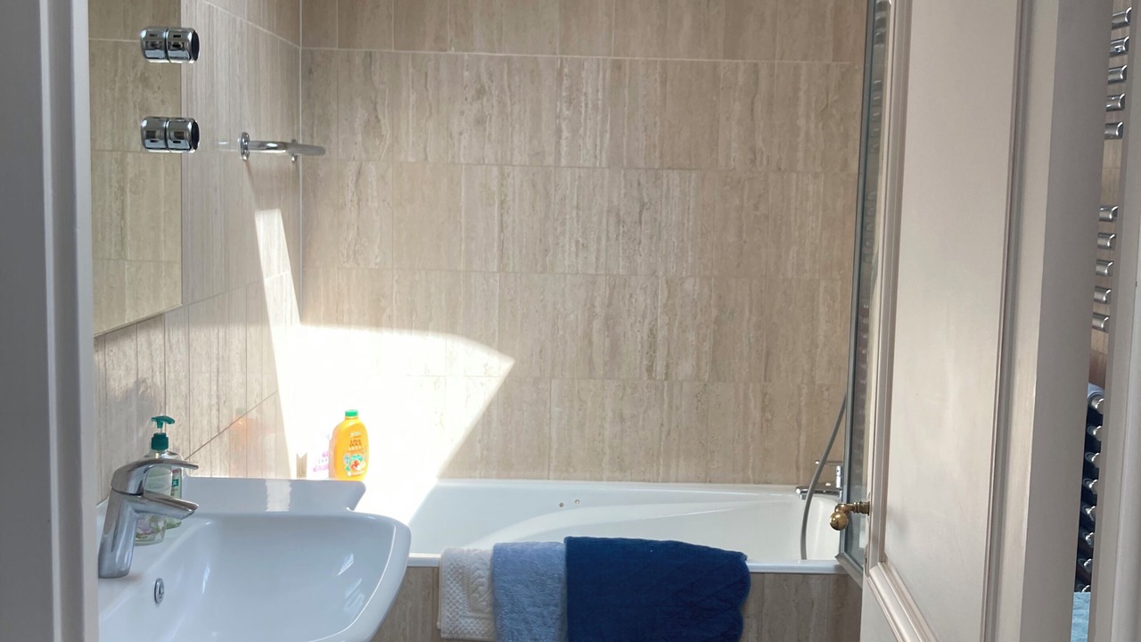 Photo of Bathroom in Quartier de l'Ecole-Militaire