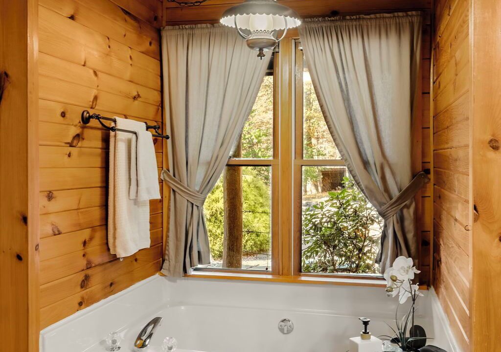 Photo of Bathroom in Cedarhurst