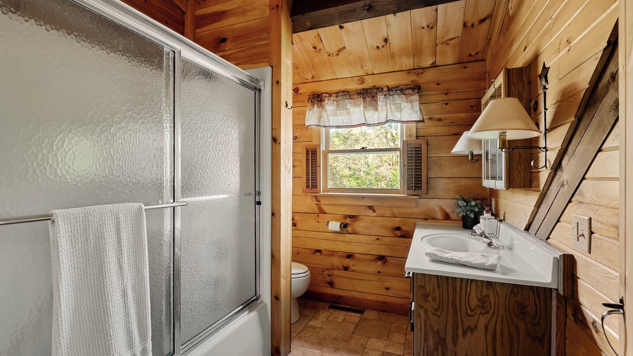 Photo of Bathroom in Cedarhurst