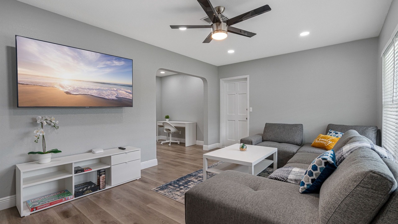 Photo of Bedroom in Bearss Plaza