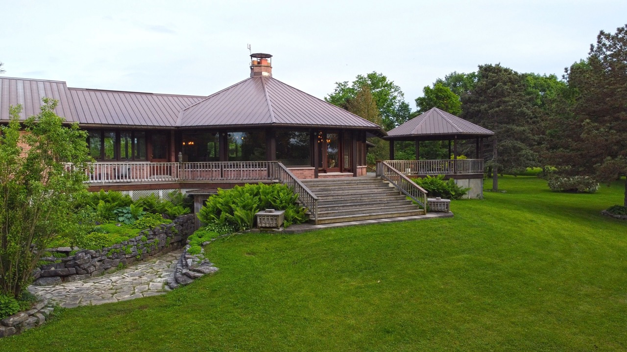 Photo of Outdoor in Howe Island