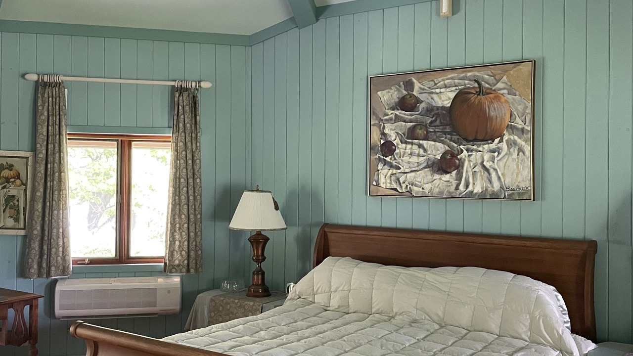 Photo of Bedroom in Howe Island