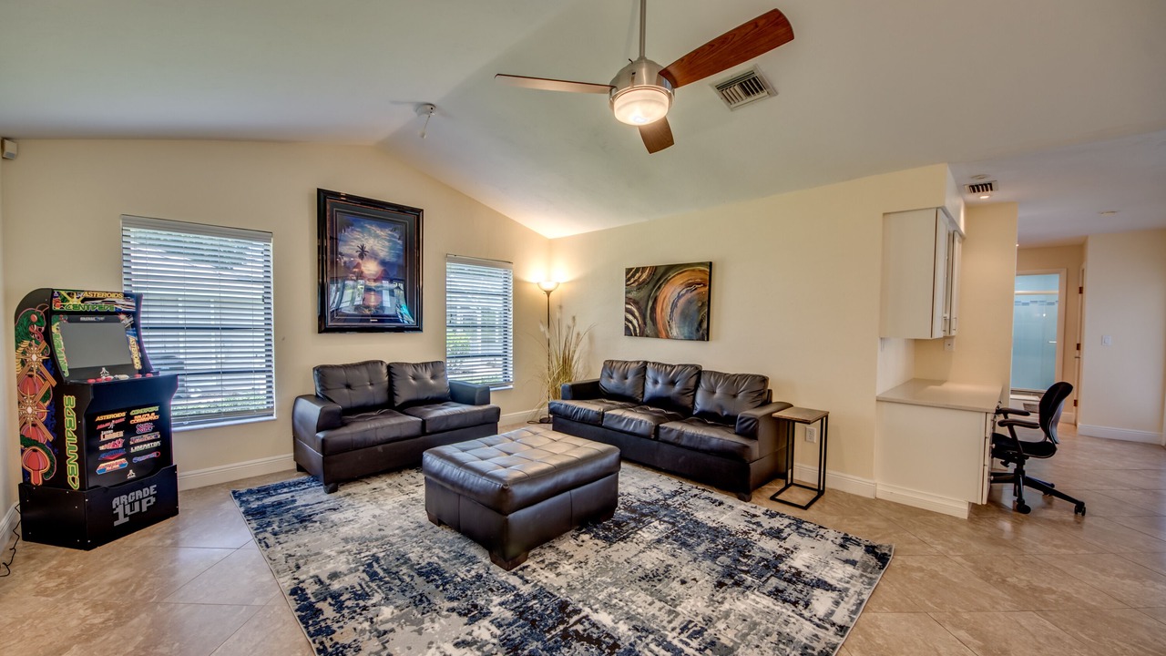 Photo of Livingroom in Lochmoor Waterway Estates