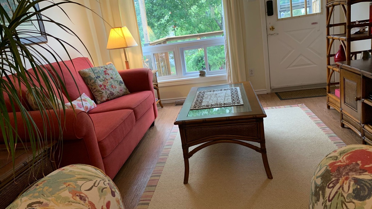 Photo of Livingroom in Burk's Falls