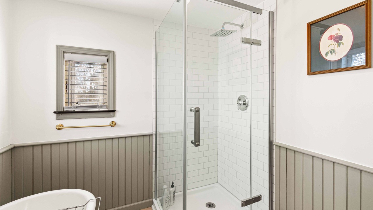 Photo of Bathroom in Town of Reading