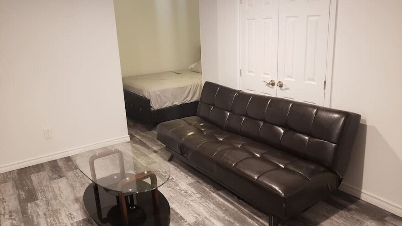 Photo of Livingroom in East Credit