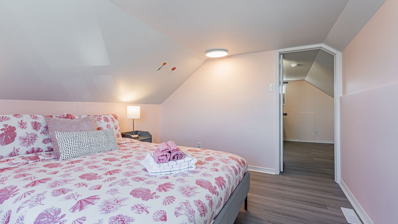 Photo of Bedroom in Rockcliffe - Smythe