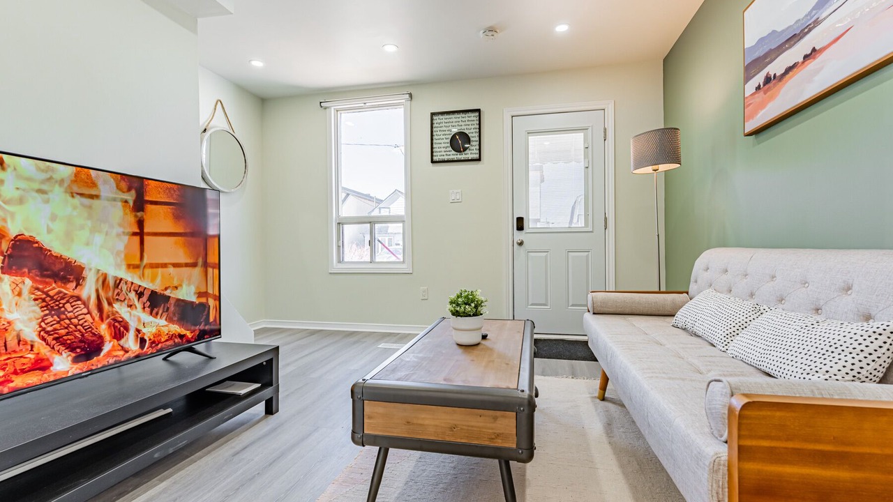 Photo of Livingroom in Rockcliffe - Smythe