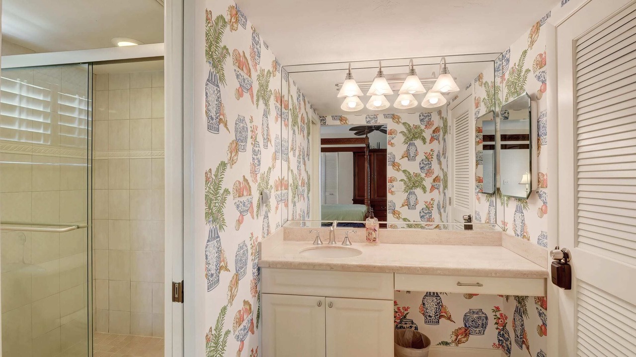 Photo of Bathroom in Kings Lake