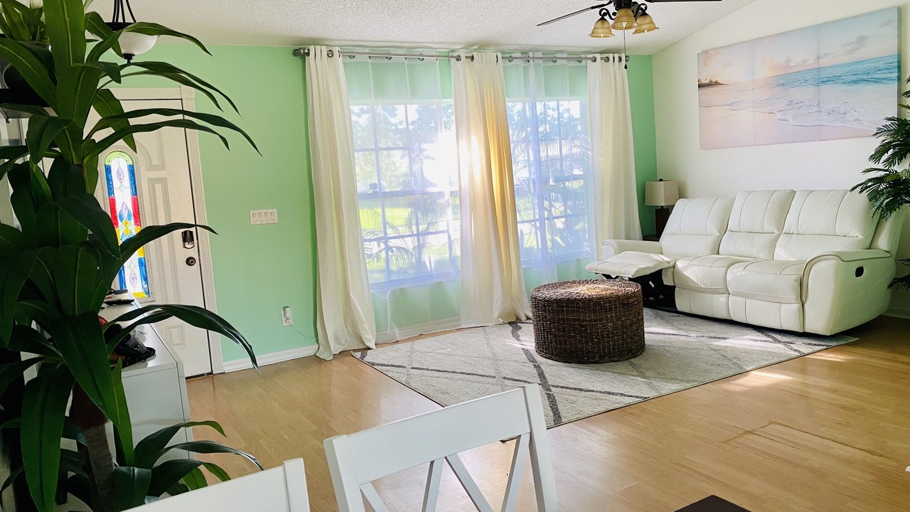 Photo of Livingroom in Palm Bay