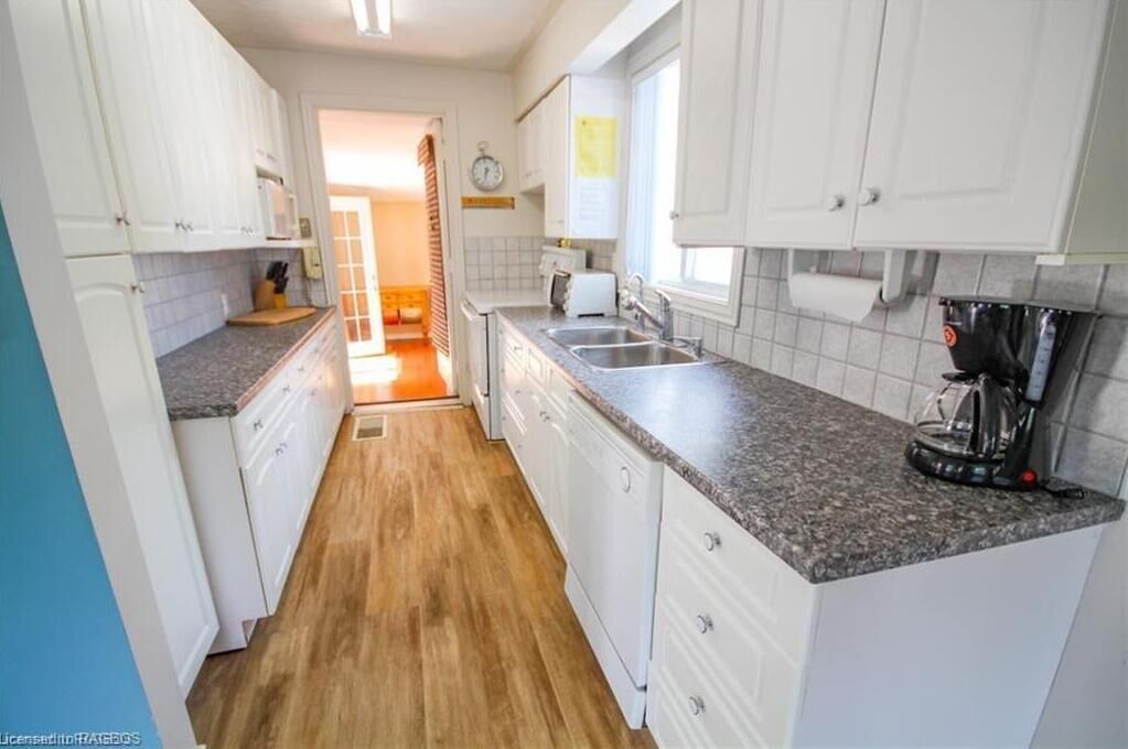 Photo of Kitchen in South Bruce Peninsula