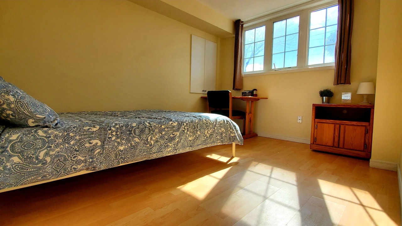 Photo of Bedroom in Village at York University