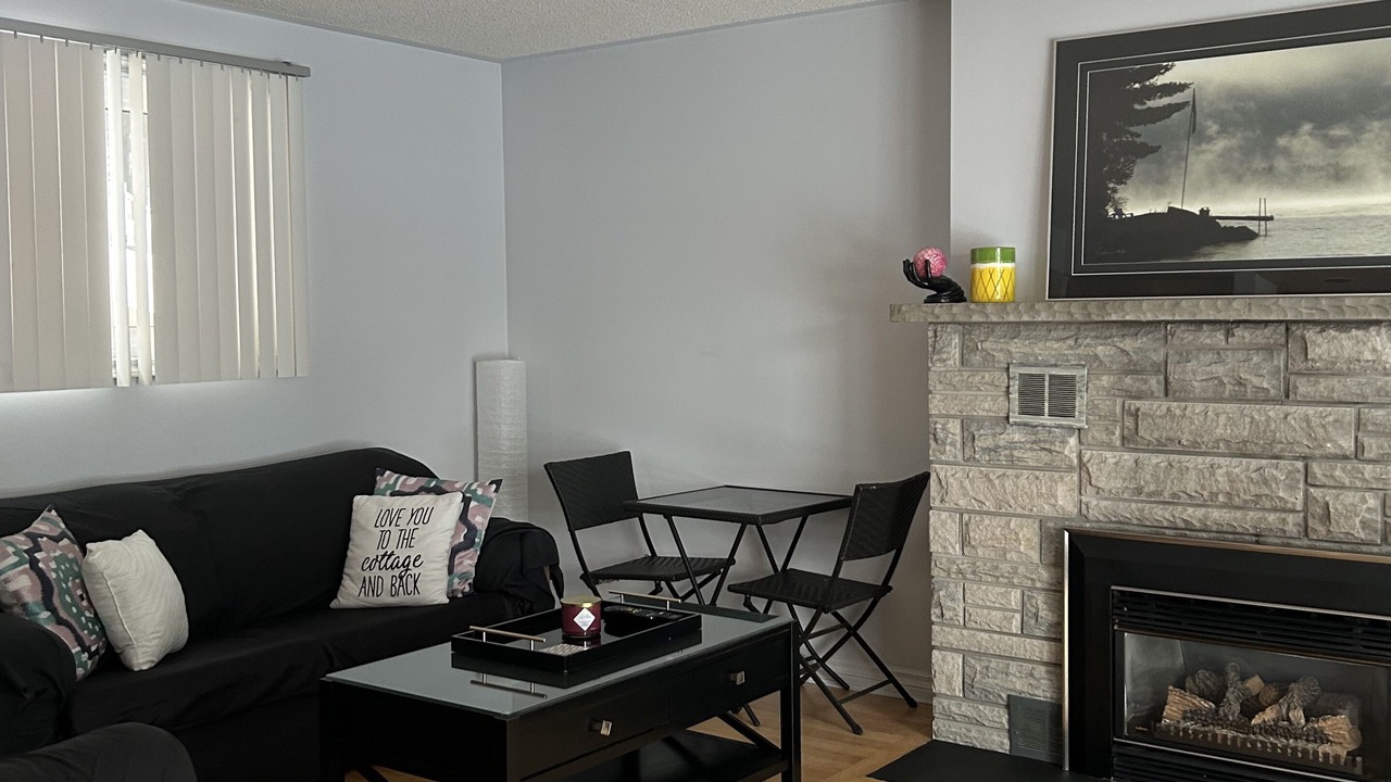 Photo of Livingroom in North Bay