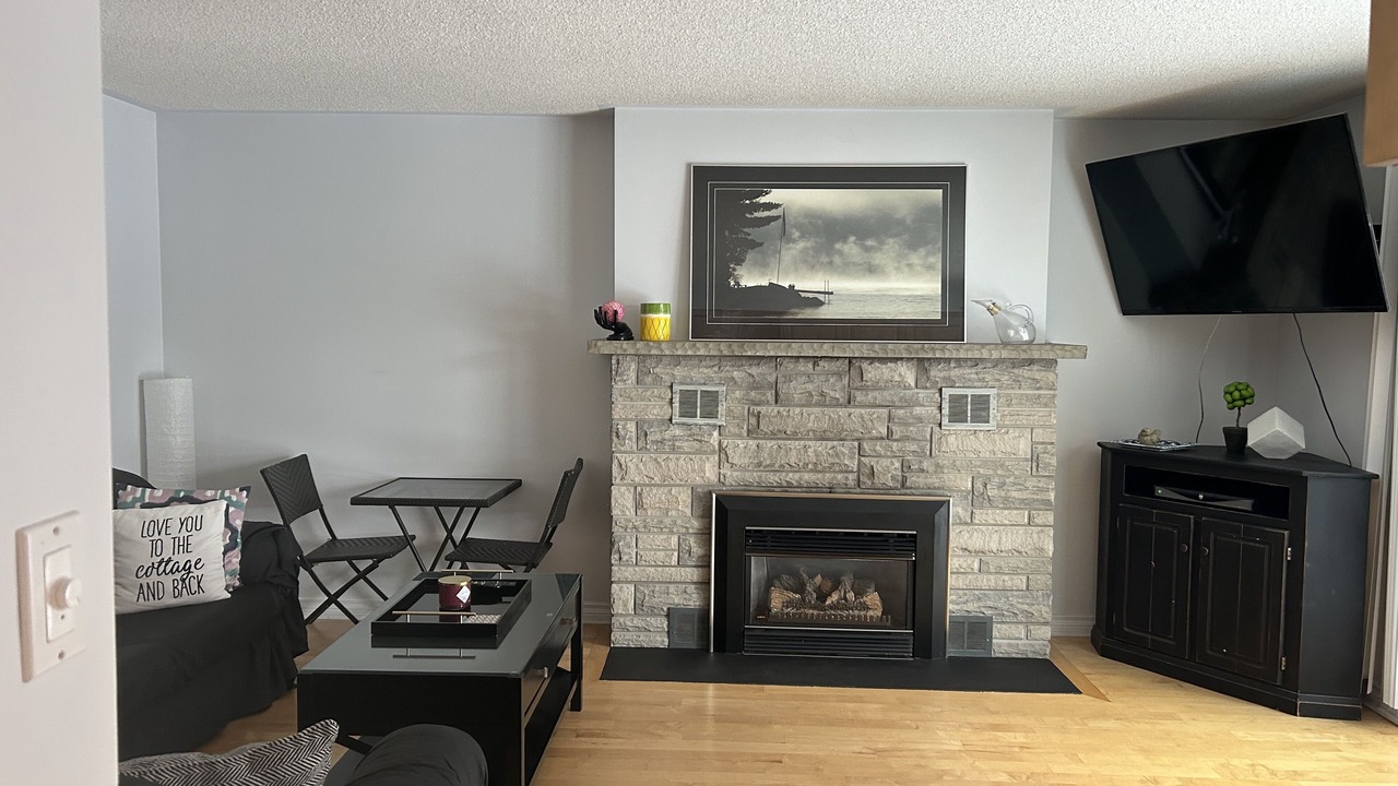 Photo of Livingroom in North Bay