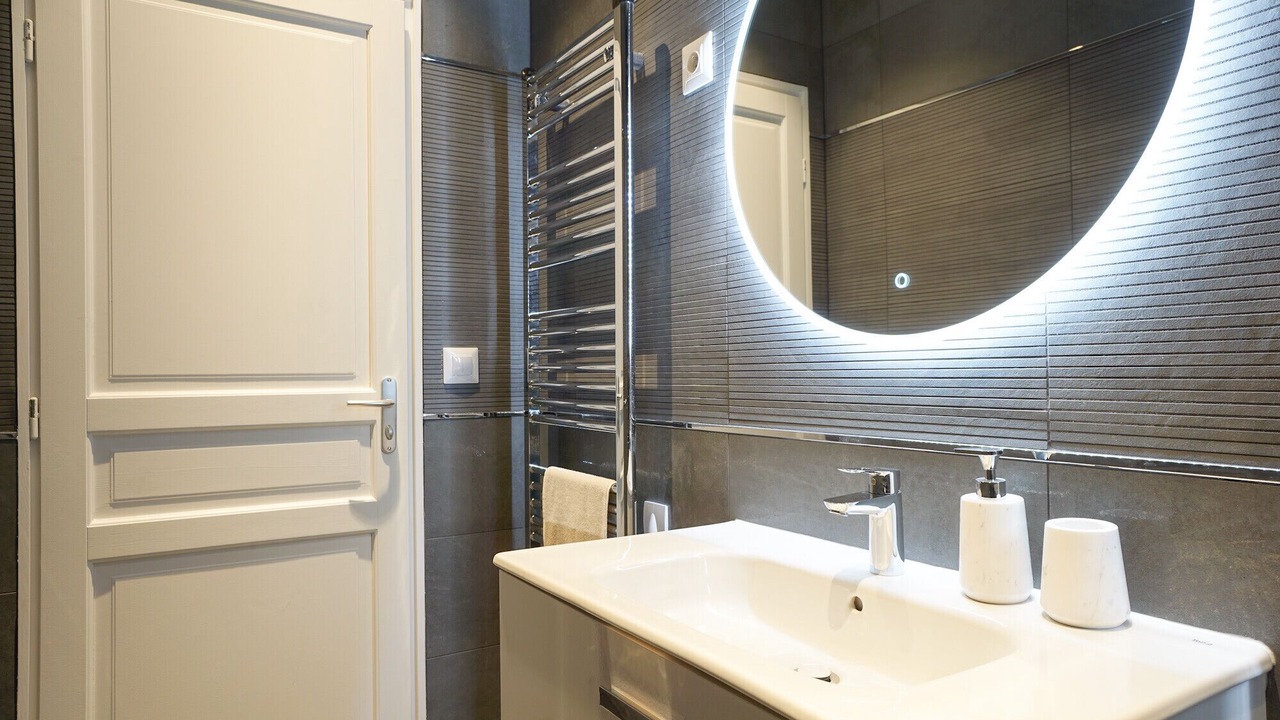 Photo of Bathroom in Quartier du Gros-Caillou