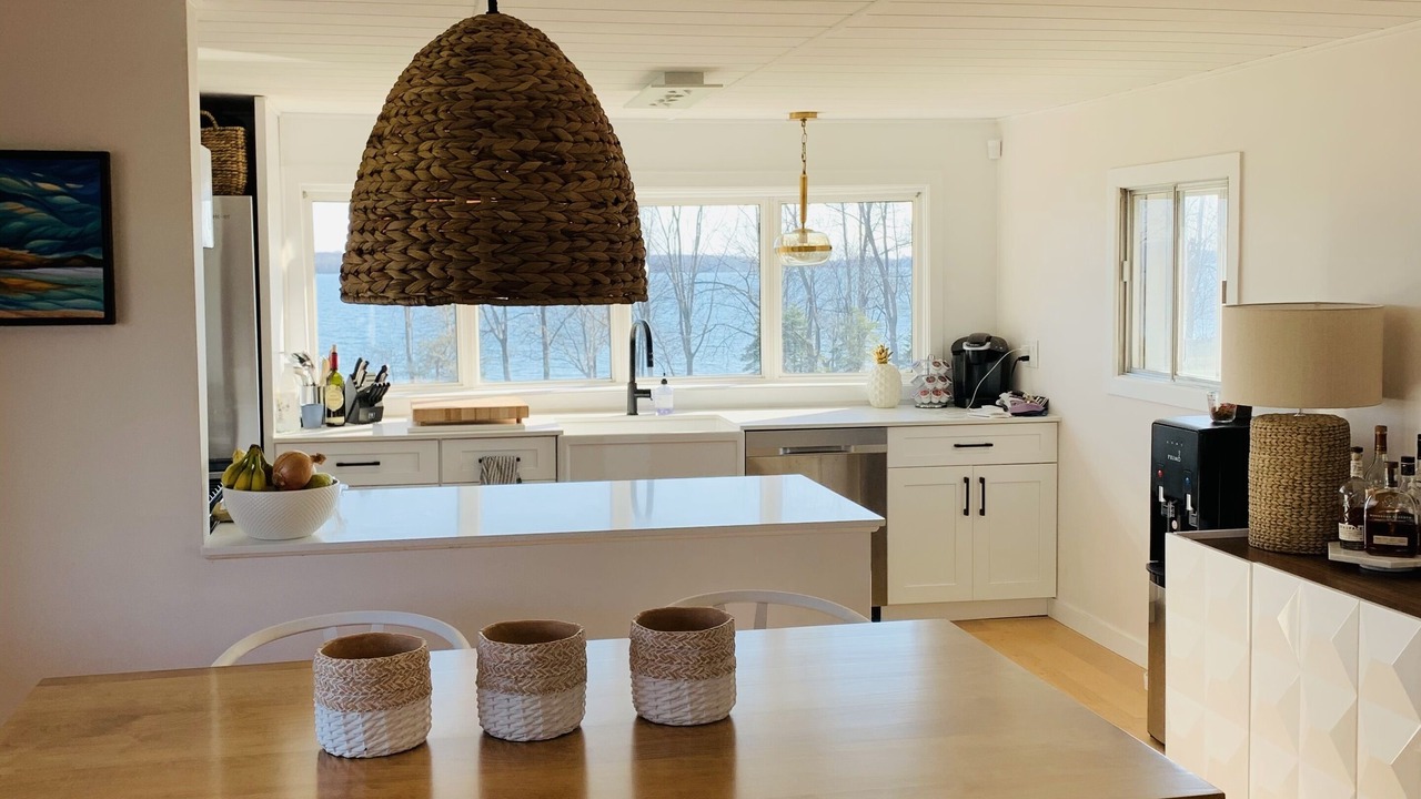 Photo of Livingroom in Waupoos