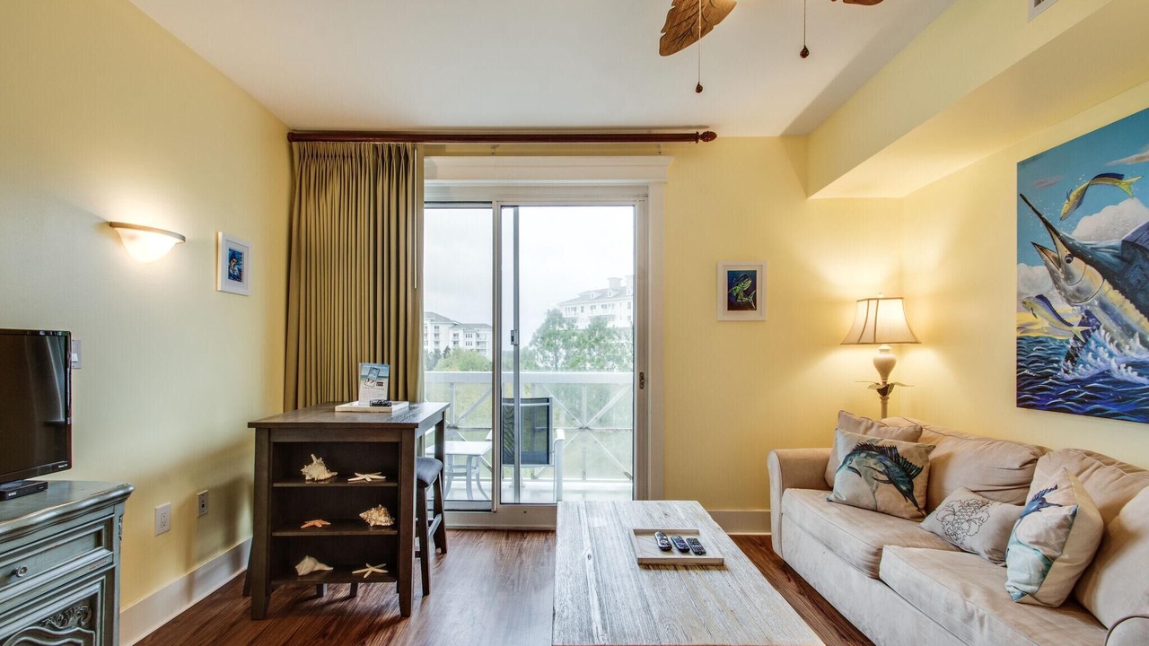 Photo of Livingroom in Baytowne Wharf