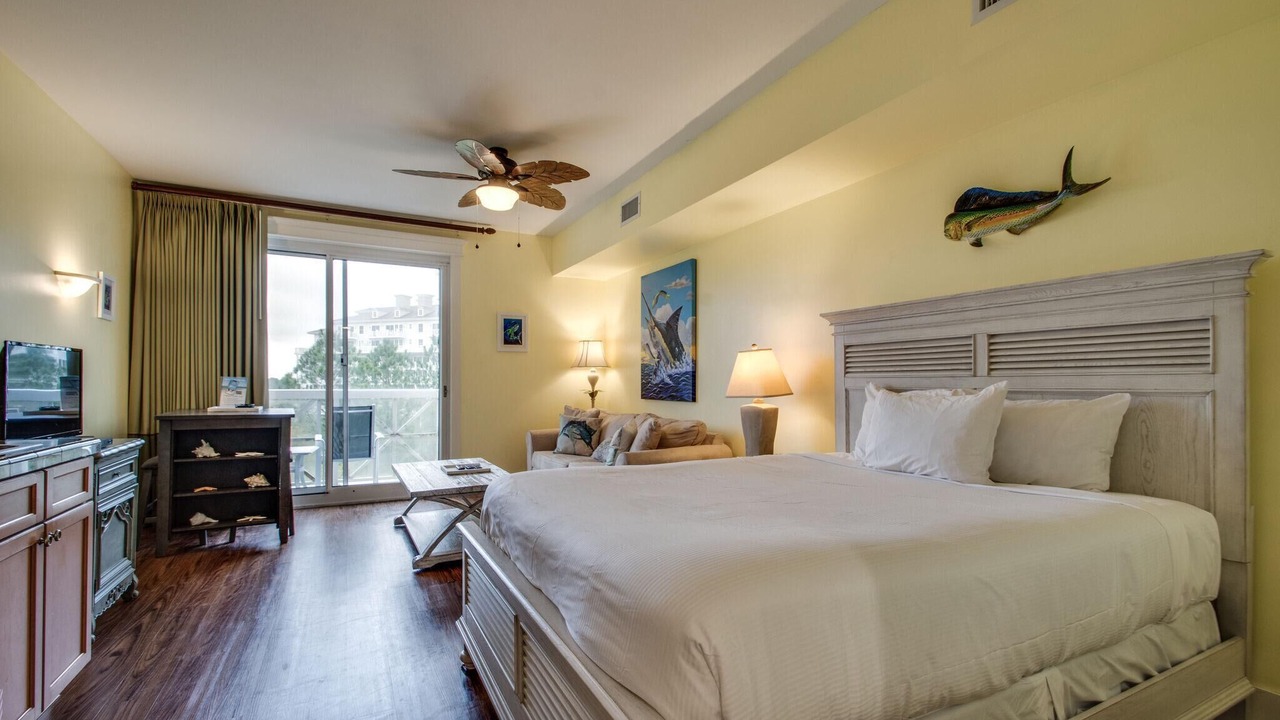 Photo of Bedroom in Baytowne Wharf
