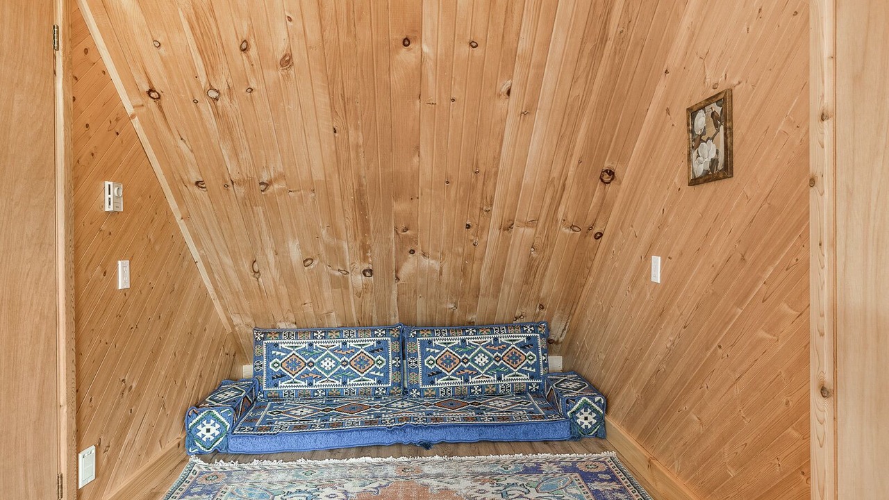 Photo of Bedroom in Meaford