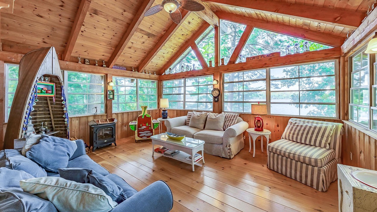 Photo of Bedroom in Muskoka Lakes