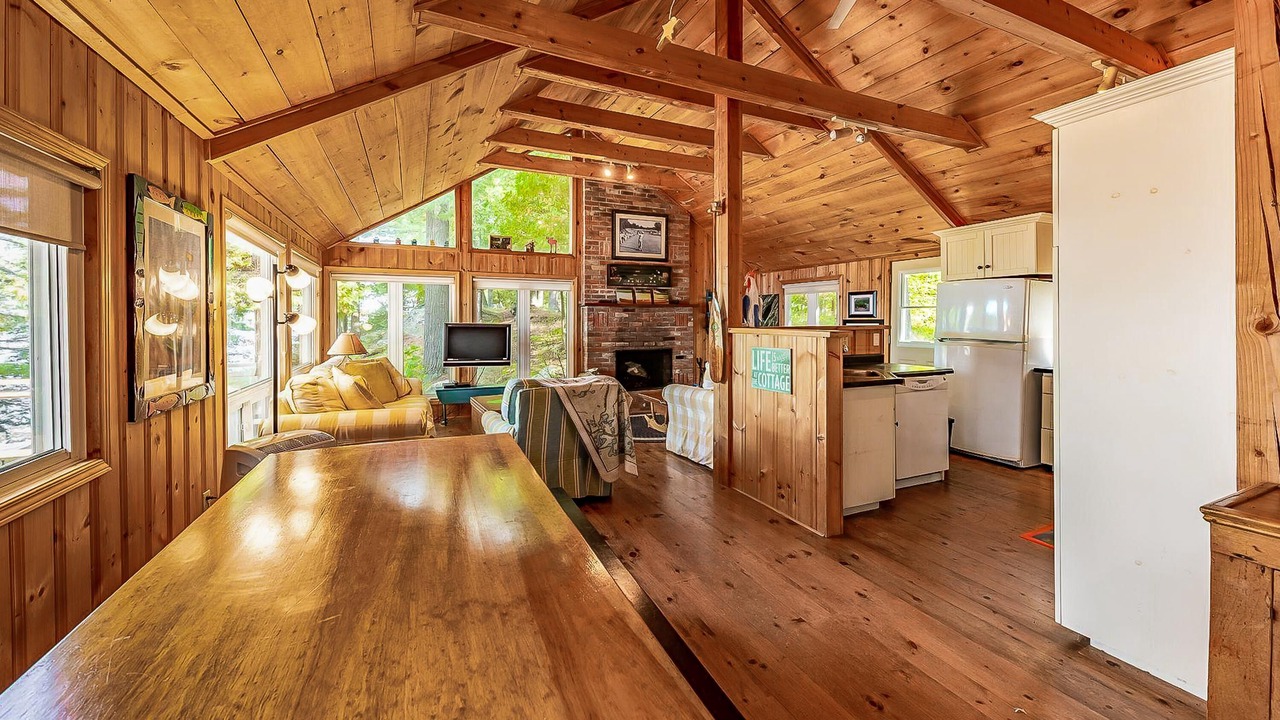 Photo of Kitchen in Muskoka Lakes