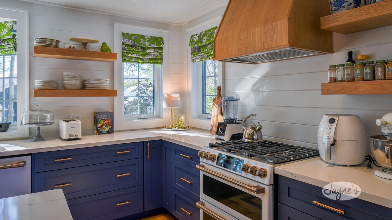 Photo of Kitchen in Muskoka Lakes
